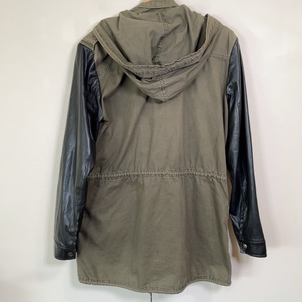 ARITZIA | TALULA TROPER ARMY UTILITY FAUX LEATHER SLEEVE JACKET - Picture 15 of 16